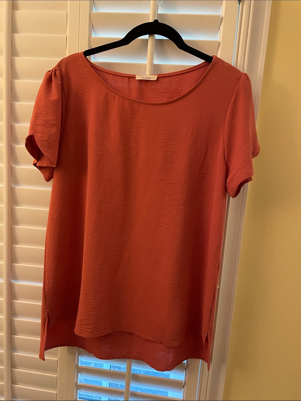 Short-Sleeve Scoop Neck Blouse in Blush